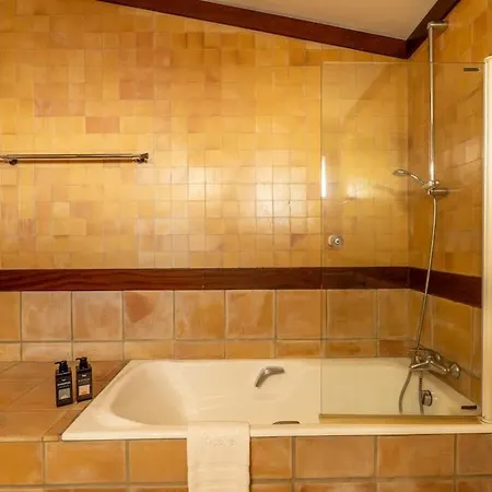 Carrecos Farm Villa *